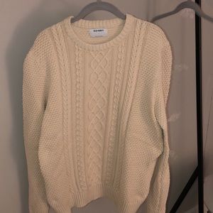 White cable knit / fisherman’s sweater